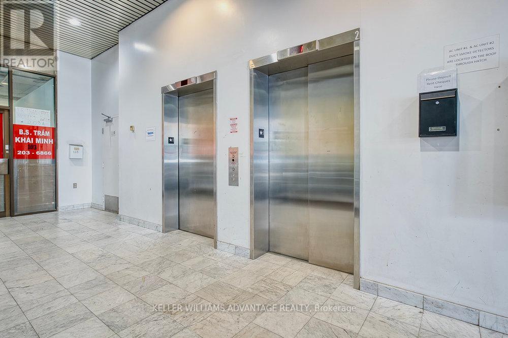 Photo 5 of 203 B 302 Spadina Avenue, Toronto ON