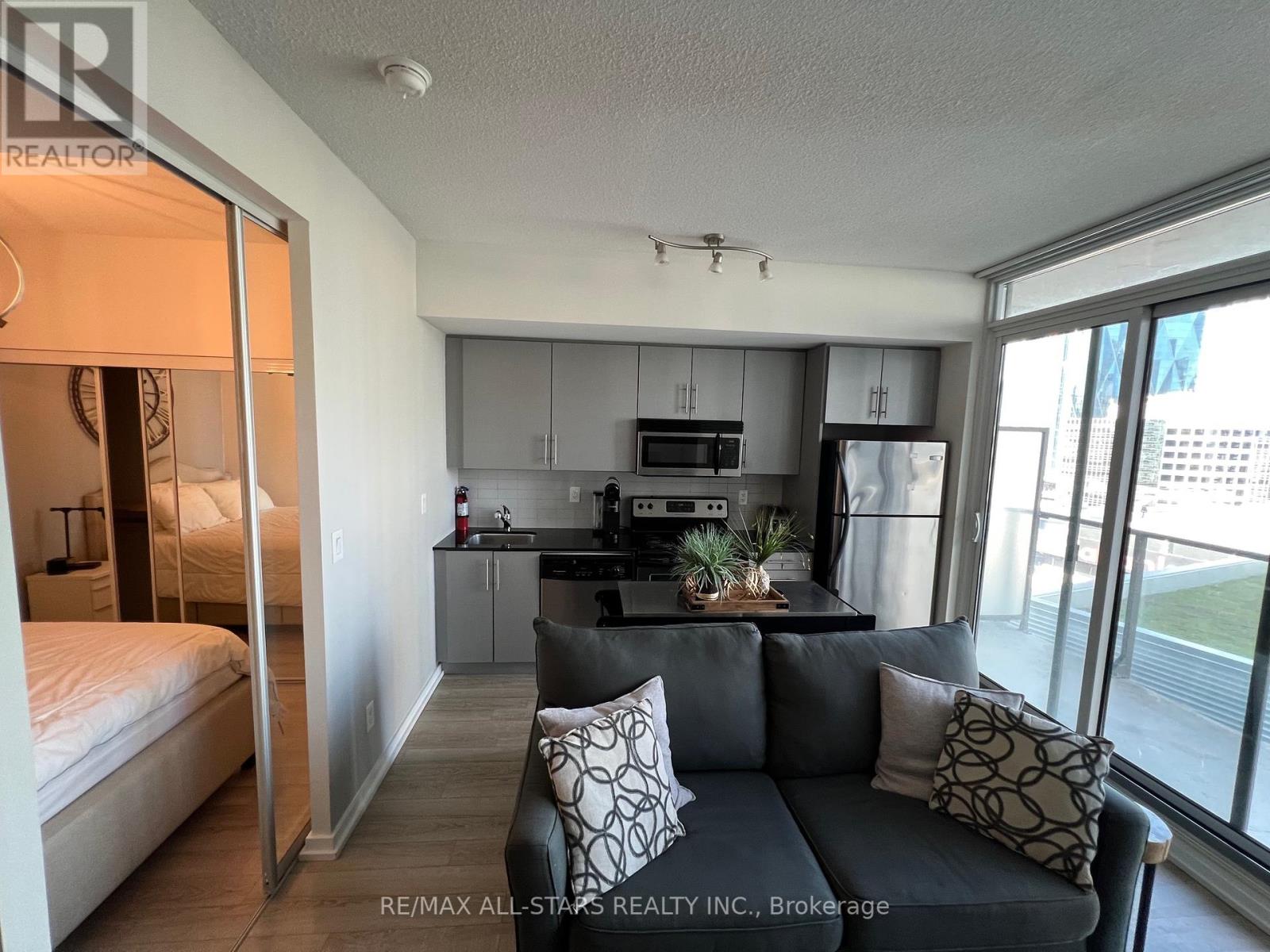 Photo 4 of 1306 55 Bremner Boulevard, Toronto ON