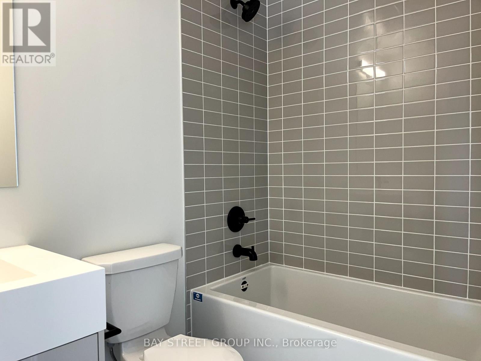 Photo 17 of 2707 280 Dundas Street W, Toronto ON