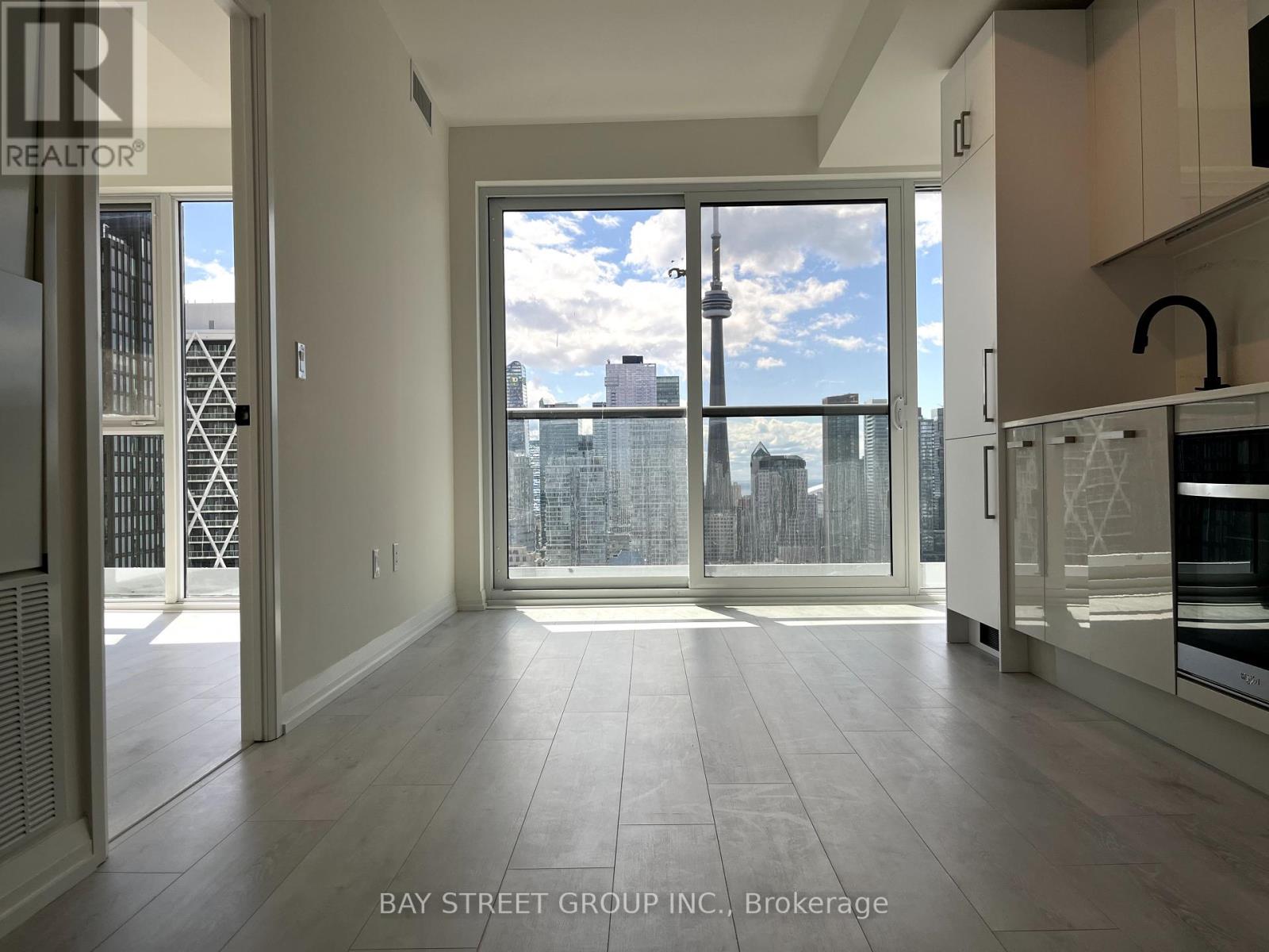 Photo 3 of 2707 280 Dundas Street W, Toronto ON