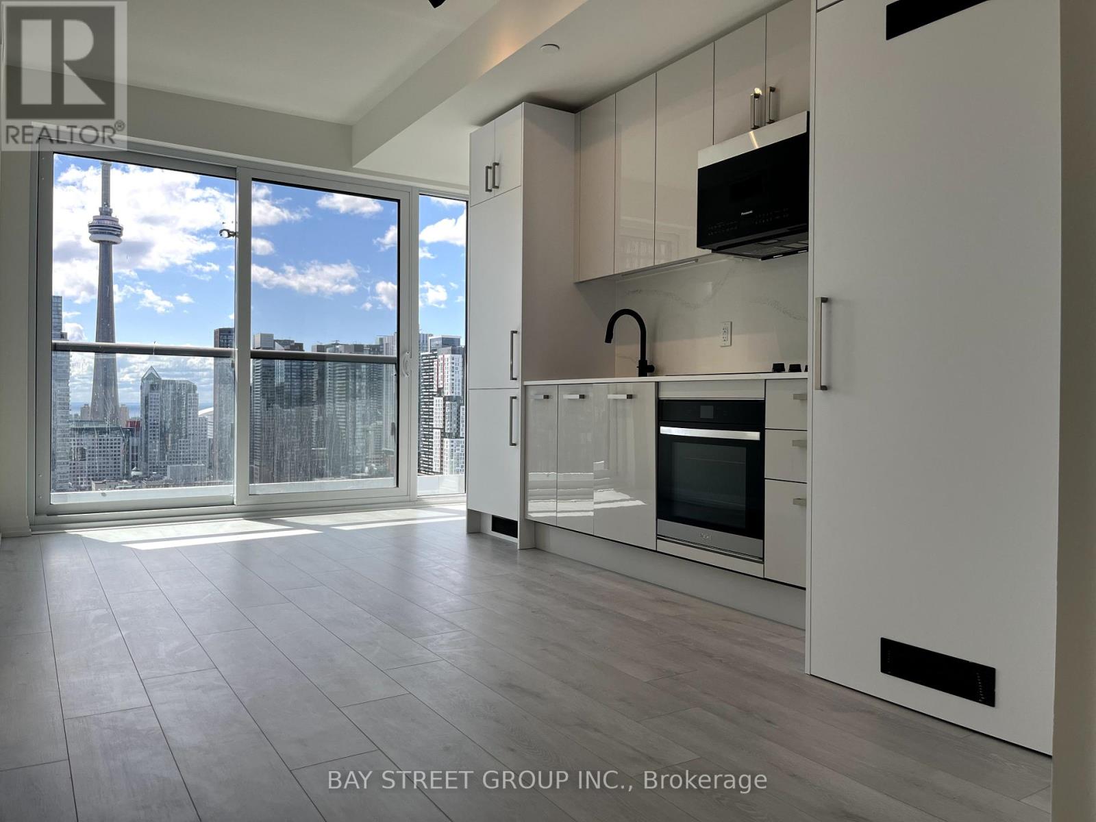Photo 4 of 2707 280 Dundas Street W, Toronto ON