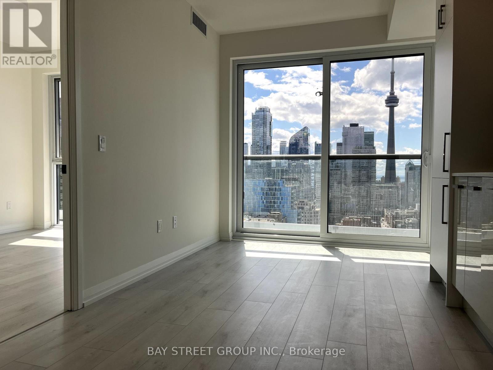 Photo 8 of 2707 280 Dundas Street W, Toronto ON