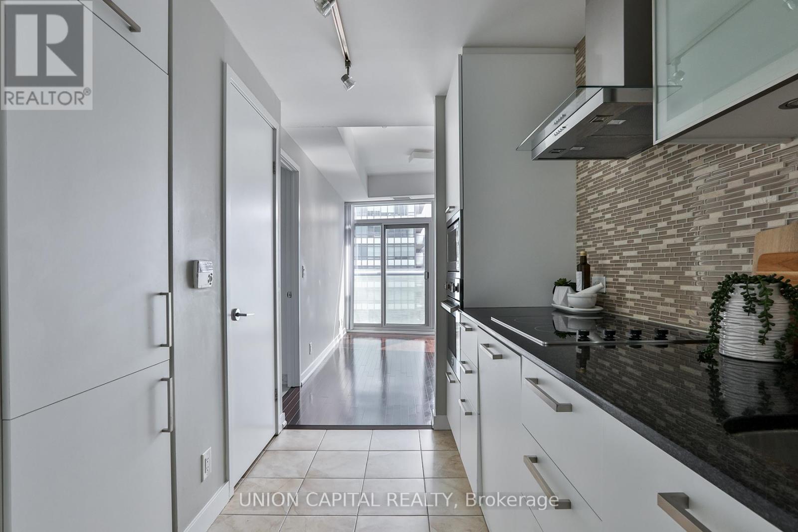 Photo 7 of 3902 14 York Street, Toronto ON