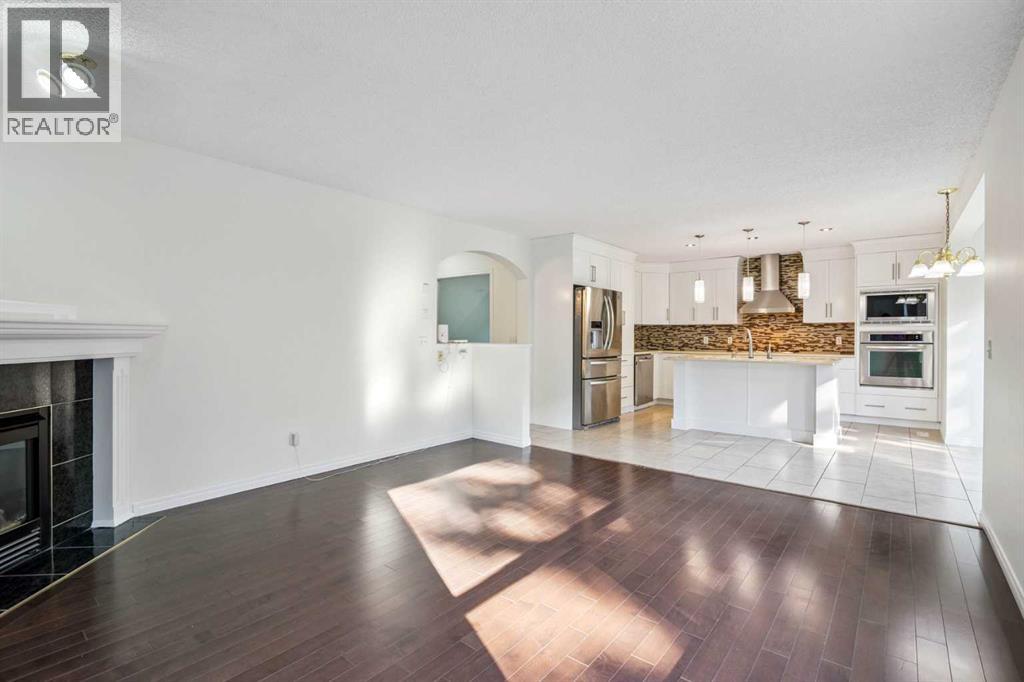 Photo 12 of 338 Panamount Drive Nw, Calgary AB