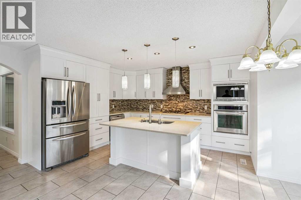 Photo 13 of 338 Panamount Drive Nw, Calgary AB