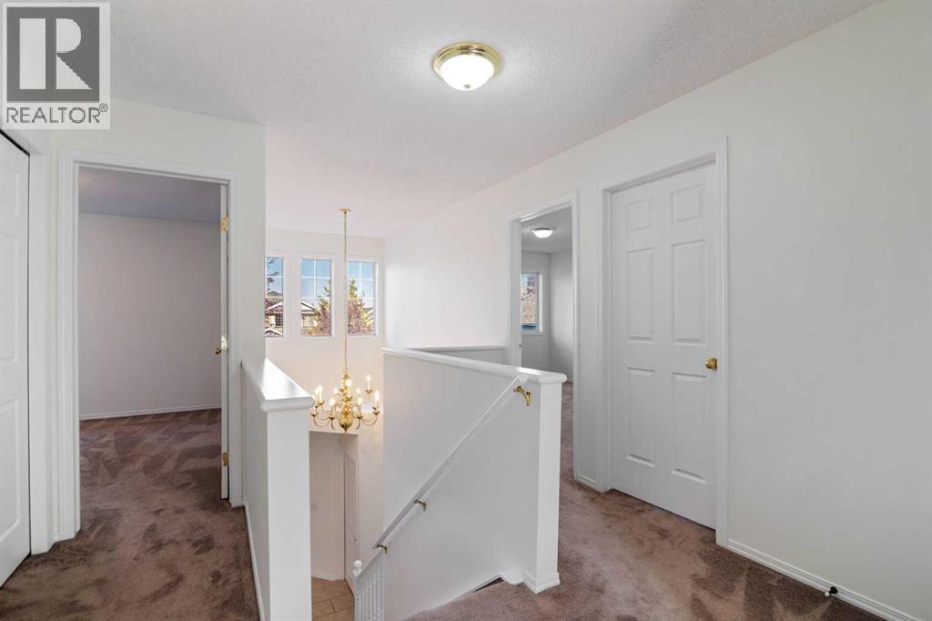 Photo 22 of 338 Panamount Drive Nw, Calgary AB