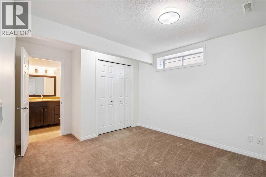 Photo 33 of 338 Panamount Drive Nw, Calgary AB