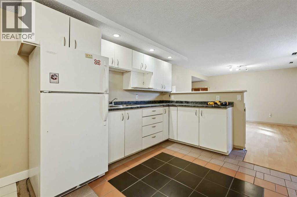 Photo 18 of 63 Olympia Crescent Se, Calgary AB