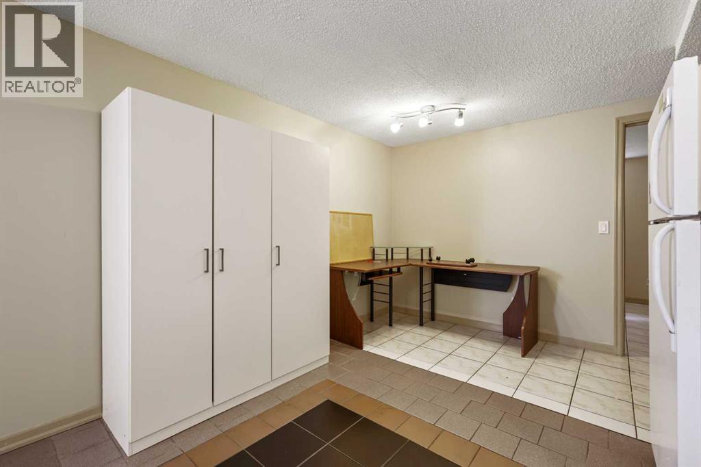 Photo 23 of 63 Olympia Crescent Se, Calgary AB