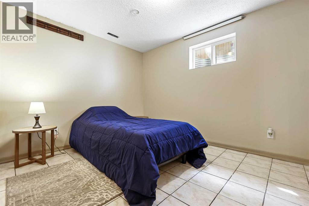 Photo 6 of 63 Olympia Crescent Se, Calgary AB