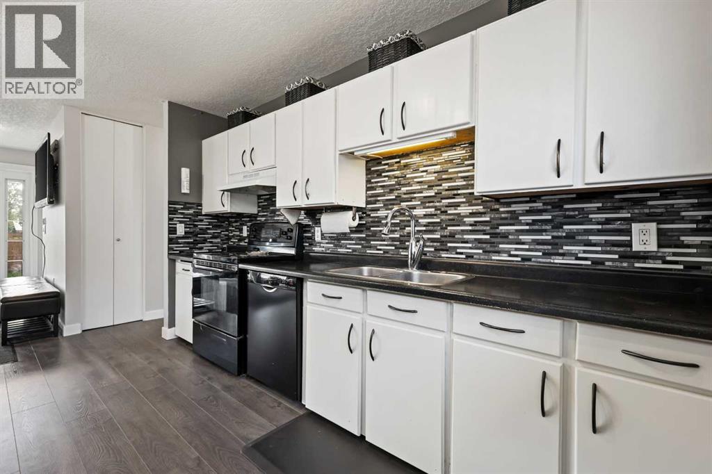 Photo 30 of 63 Olympia Crescent Se, Calgary AB