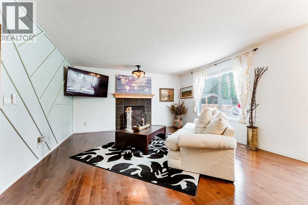 Photo 6 of 78 Kingsland Heights Se, Airdrie AB