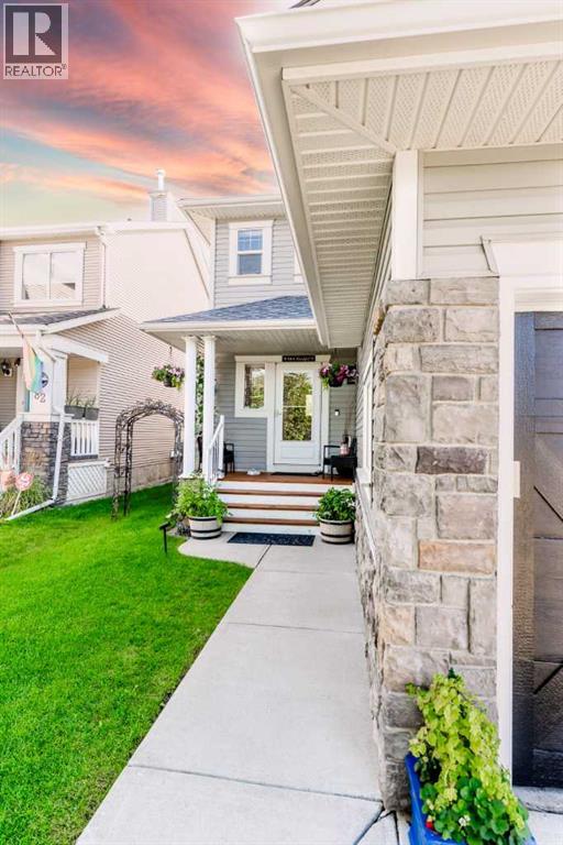 Photo 4 of 78 Kingsland Heights Se, Airdrie AB