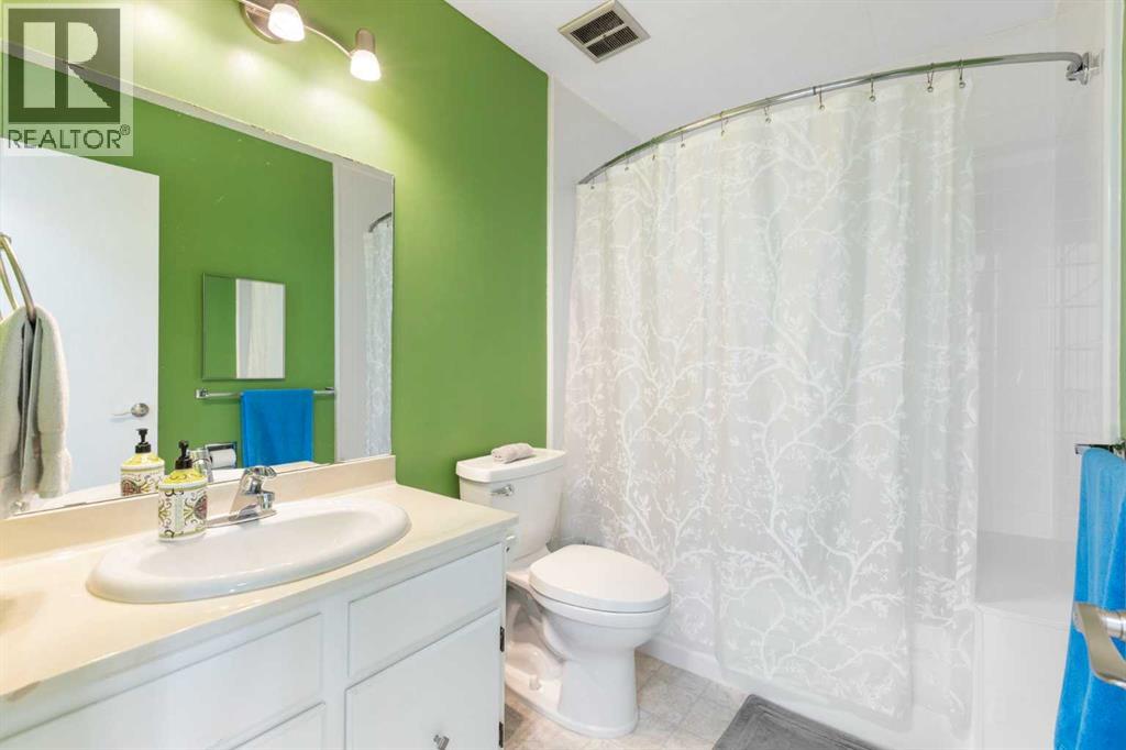Single Family House for Sale in   Theodore Place NW Thorncliffe Calgary 