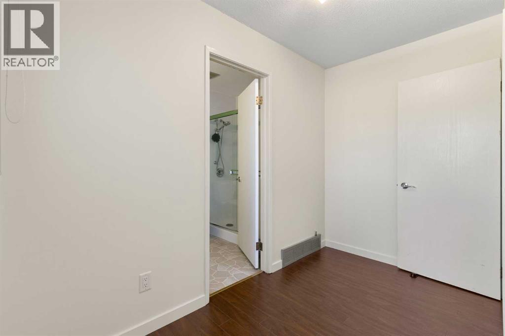 Single Family House for Sale in   Theodore Place NW Thorncliffe Calgary 