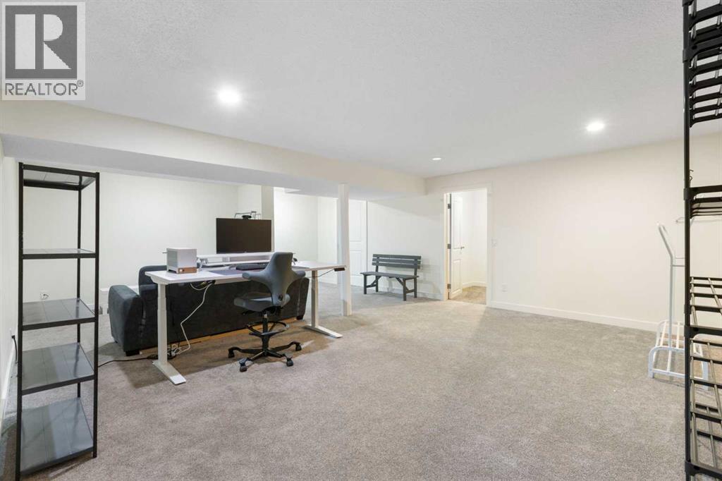 Single Family House for Sale in   Theodore Place NW Thorncliffe Calgary 