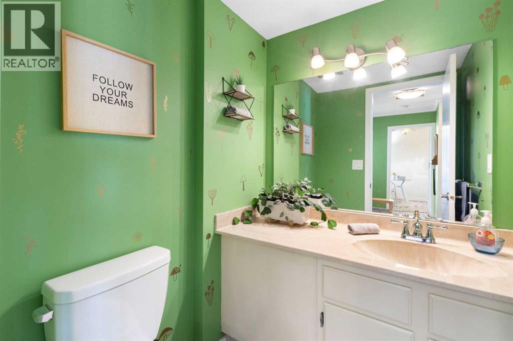 Single Family House for Sale in   Theodore Place NW Thorncliffe Calgary 