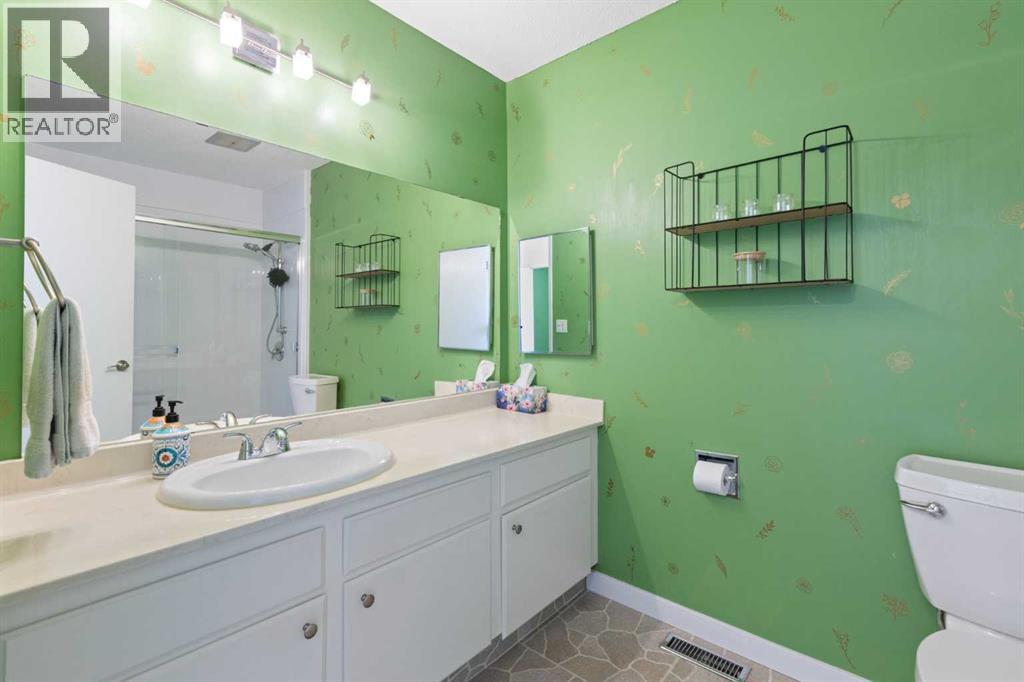 Single Family House for Sale in   Theodore Place NW Thorncliffe Calgary 