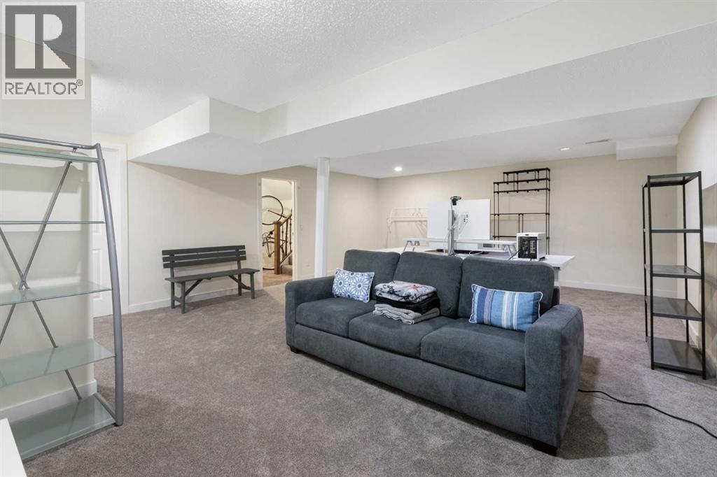 Single Family House for Sale in   Theodore Place NW Thorncliffe Calgary 