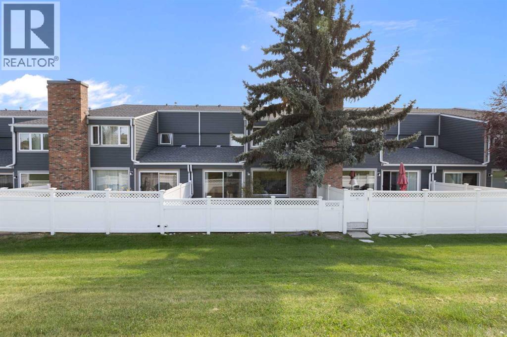 Single Family House for Sale in   Theodore Place NW Thorncliffe Calgary 