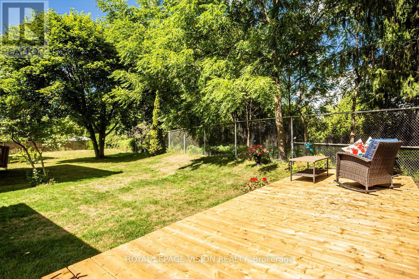 Photo 19 of 28 Valley Centre Drive, Toronto ON