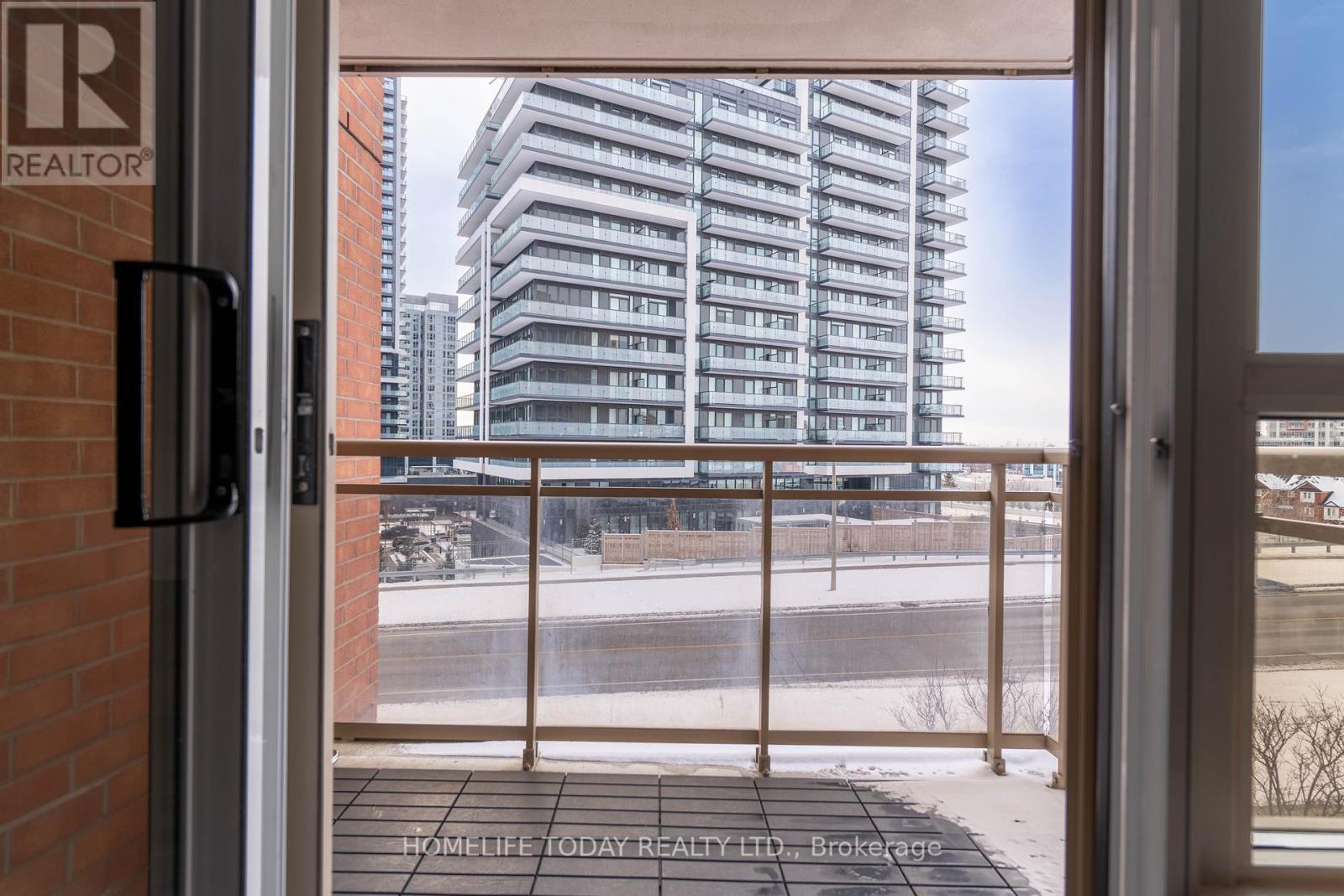 Photo 15 of 510 73 King William Crescent, Richmond Hill ON