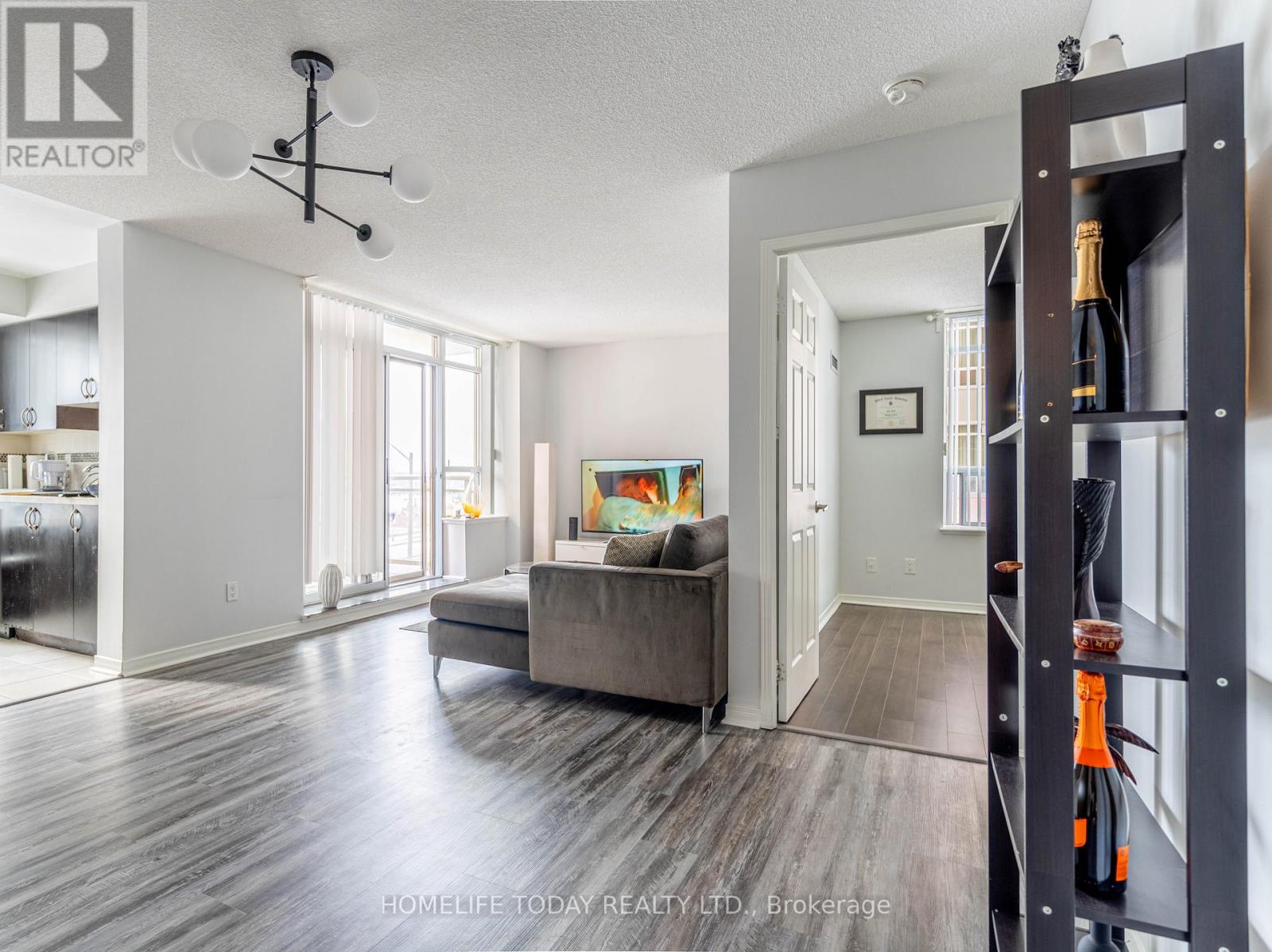 Photo 3 of 510 73 King William Crescent, Richmond Hill ON