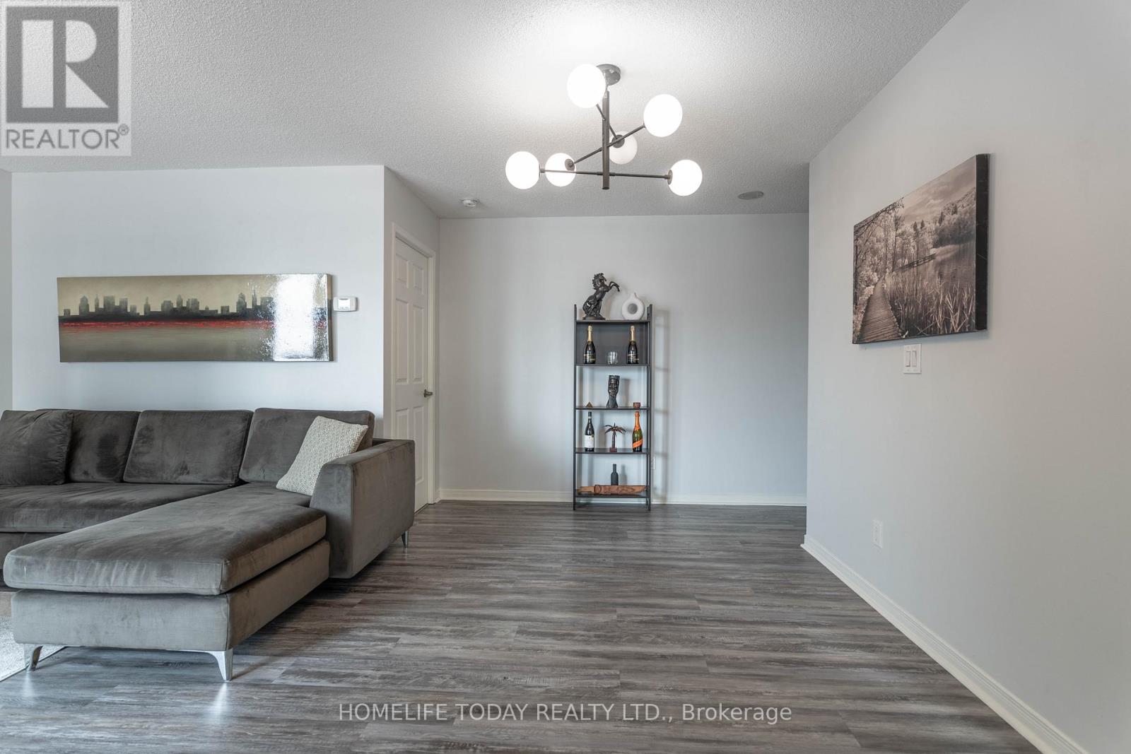 Photo 6 of 510 73 King William Crescent, Richmond Hill ON