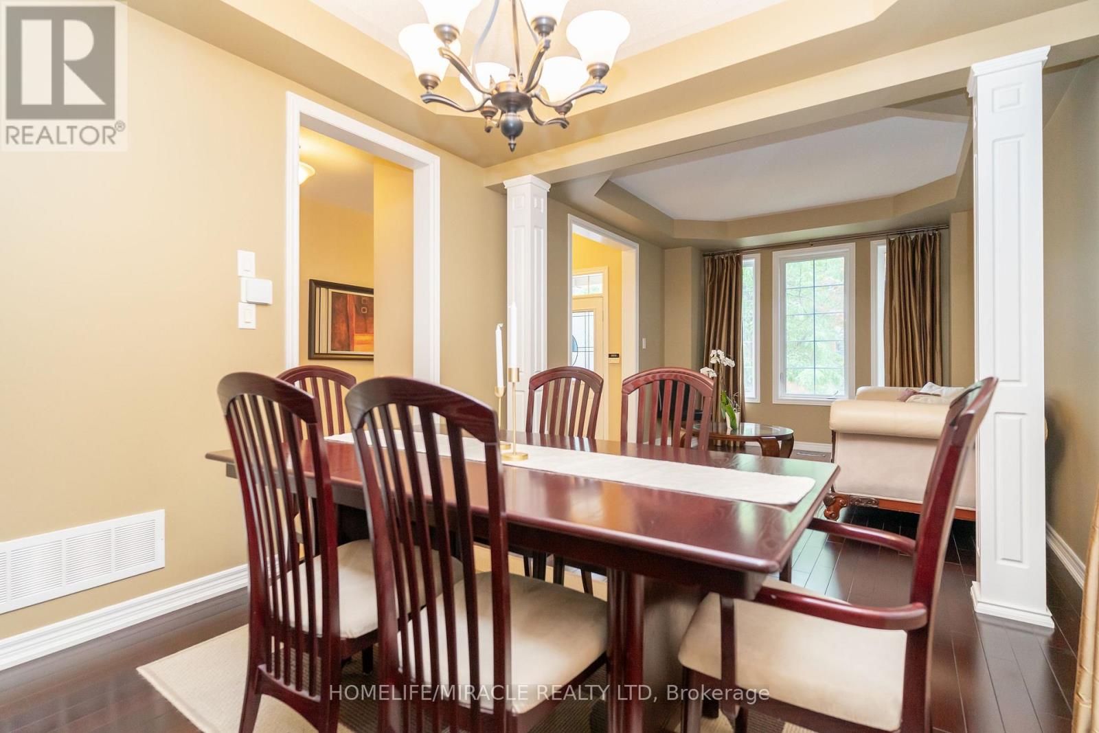 Photo 11 of 22 Malborough Road, Markham ON