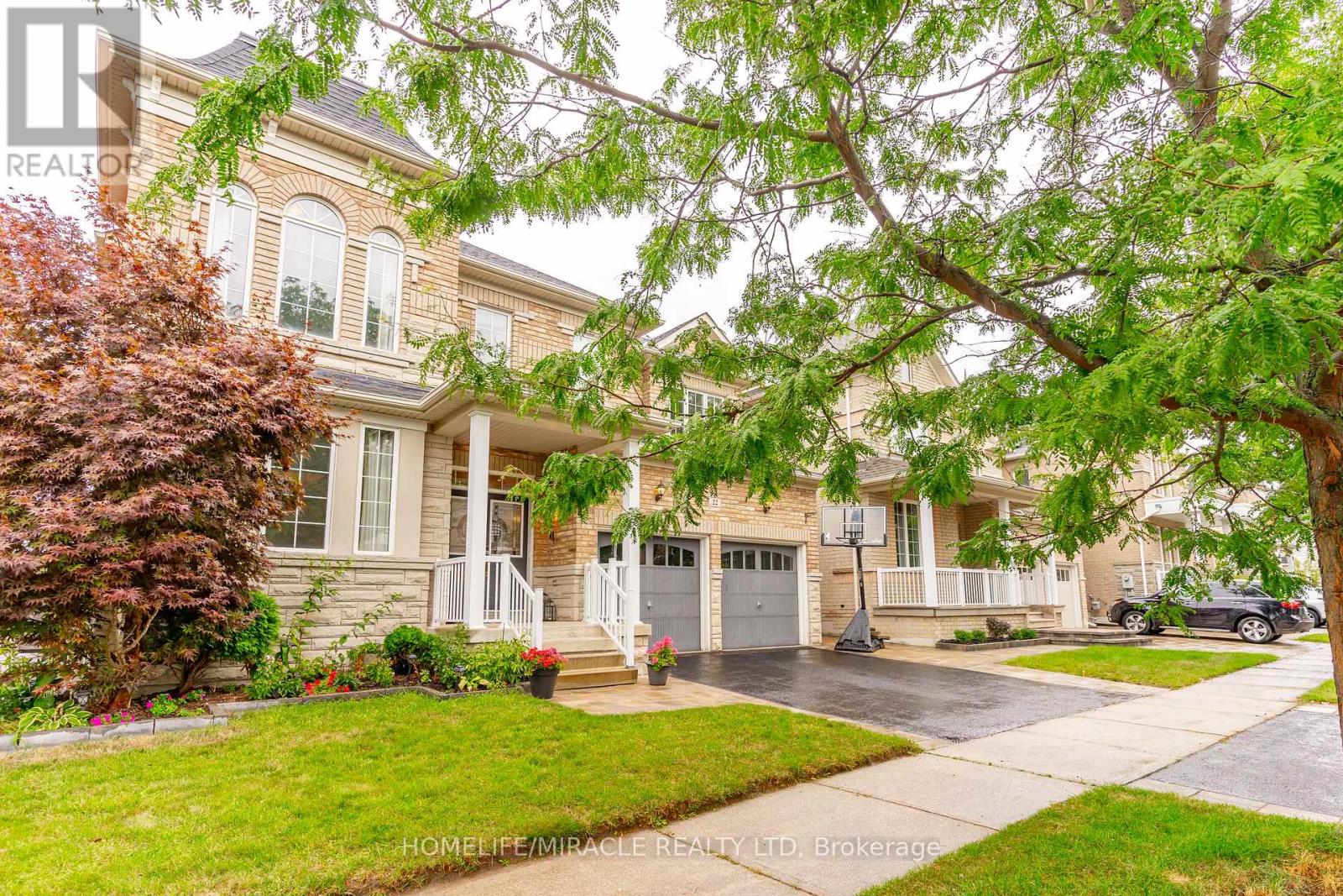Photo 2 of 22 Malborough Road, Markham ON