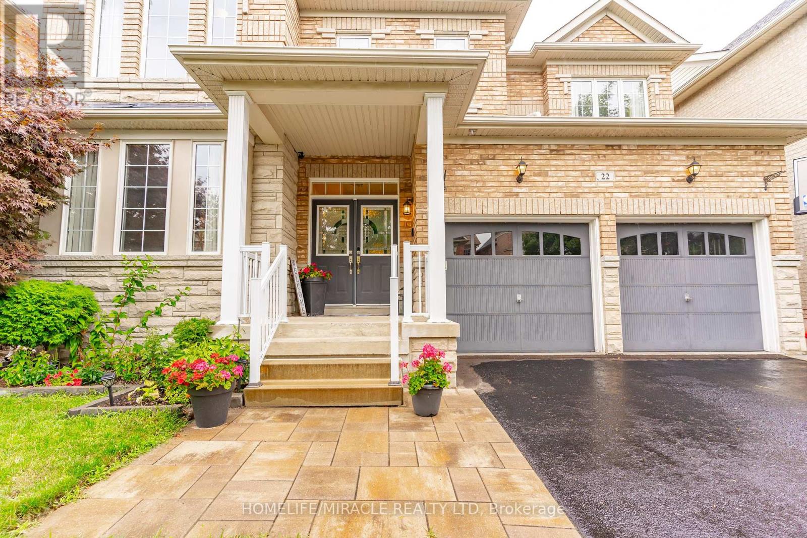 Photo 4 of 22 Malborough Road, Markham ON