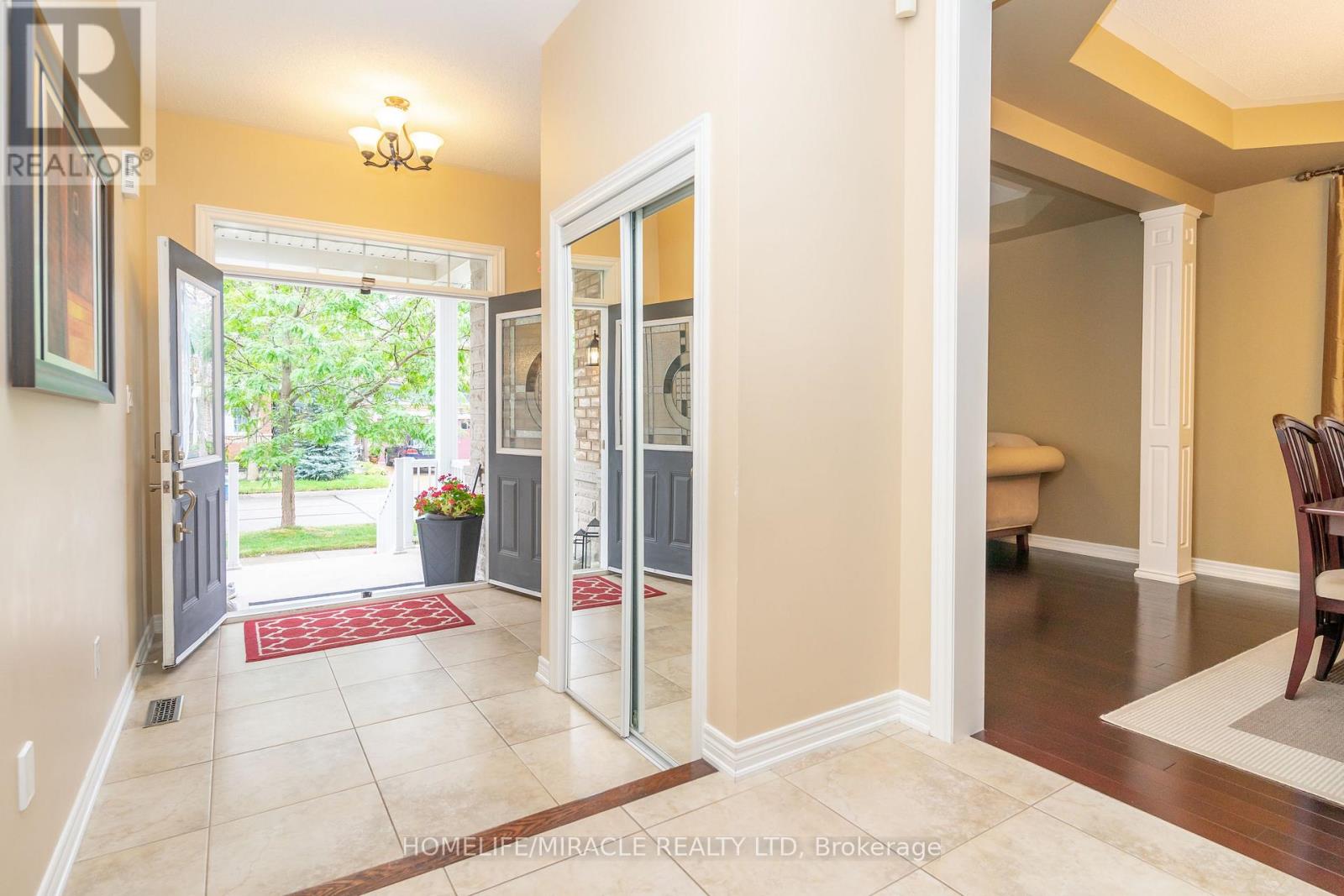 Photo 6 of 22 Malborough Road, Markham ON