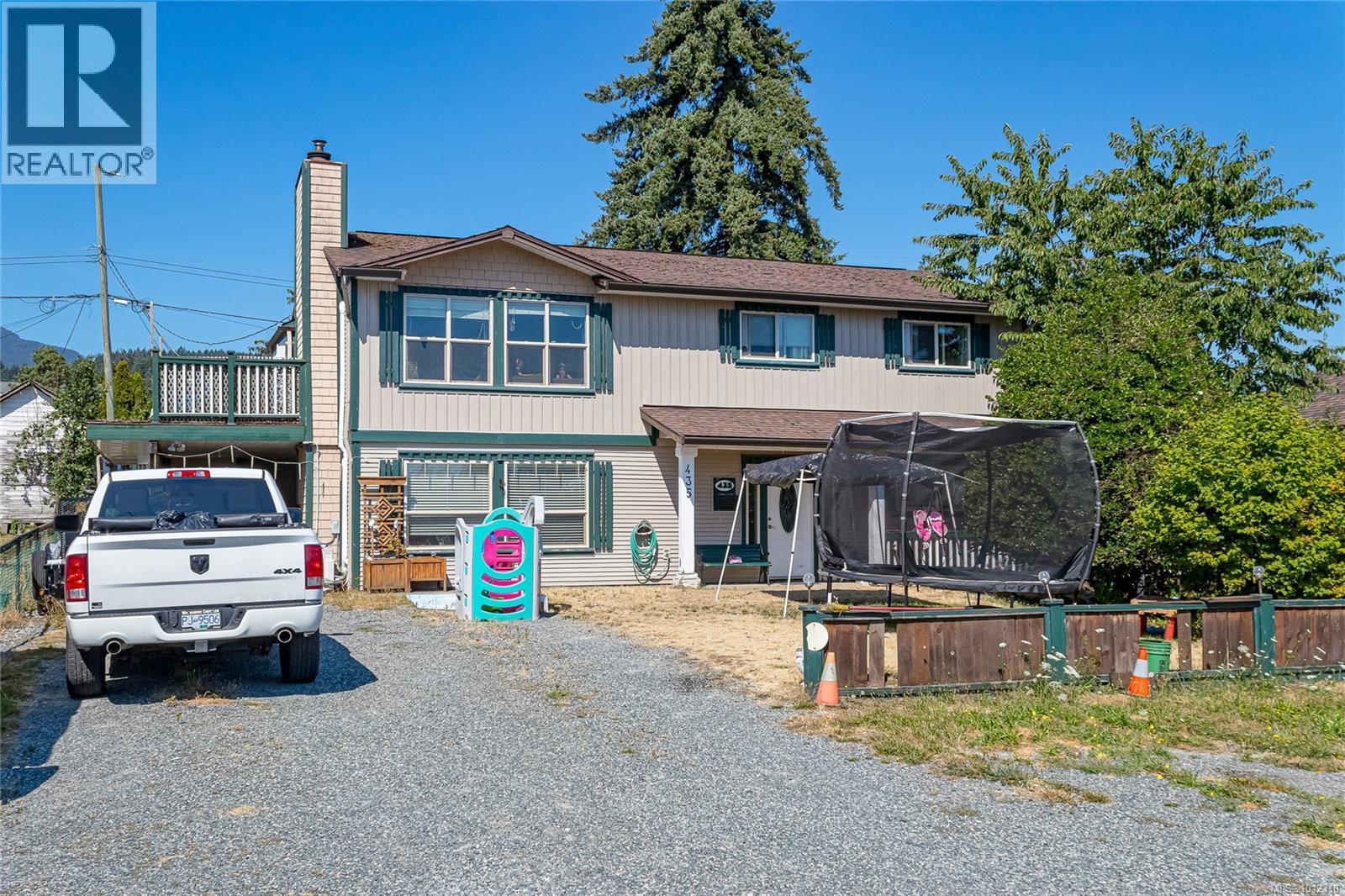Photo 2 of 435 Watfield Ave, Nanaimo BC