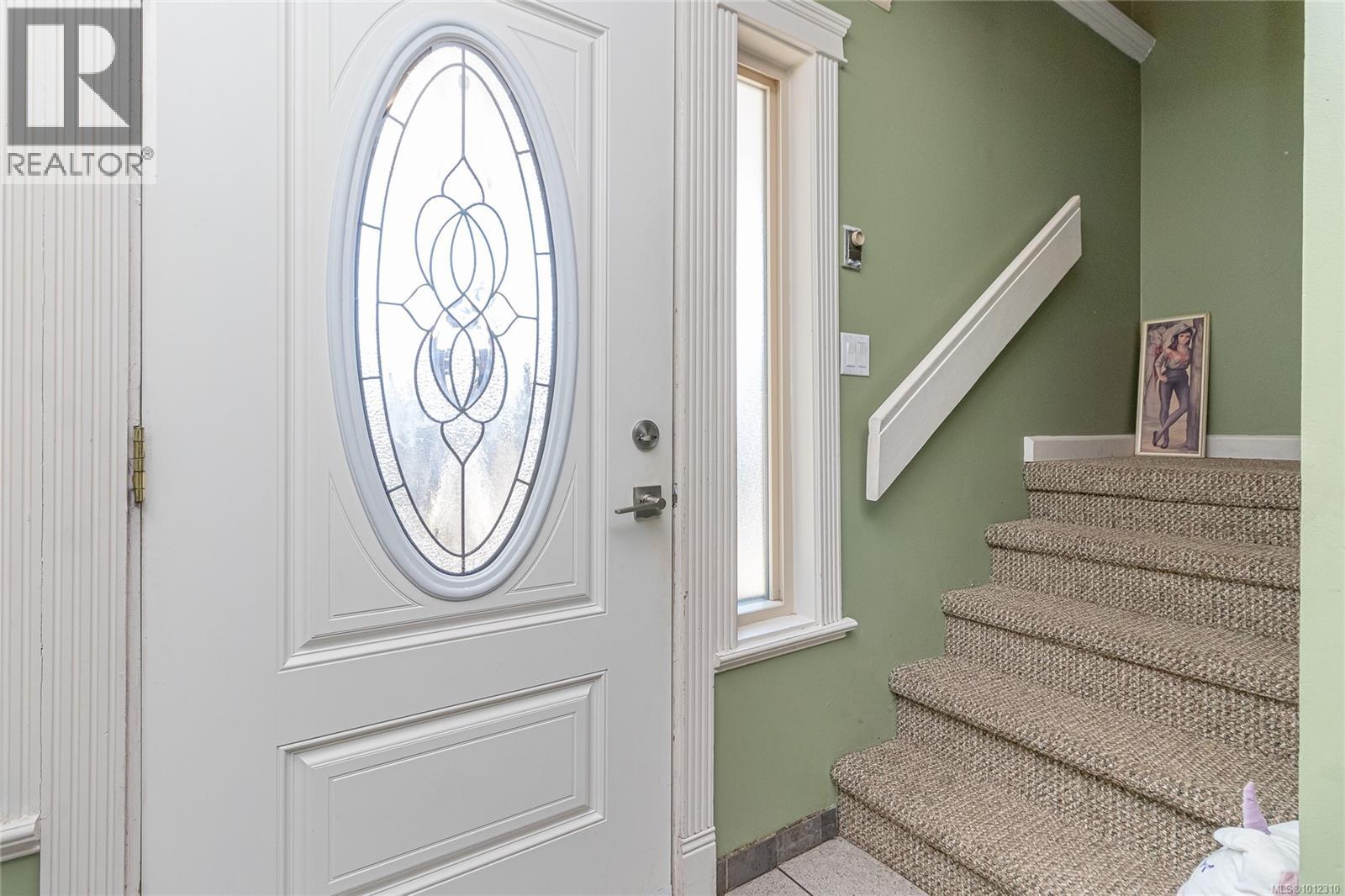 Photo 3 of 435 Watfield Ave, Nanaimo BC