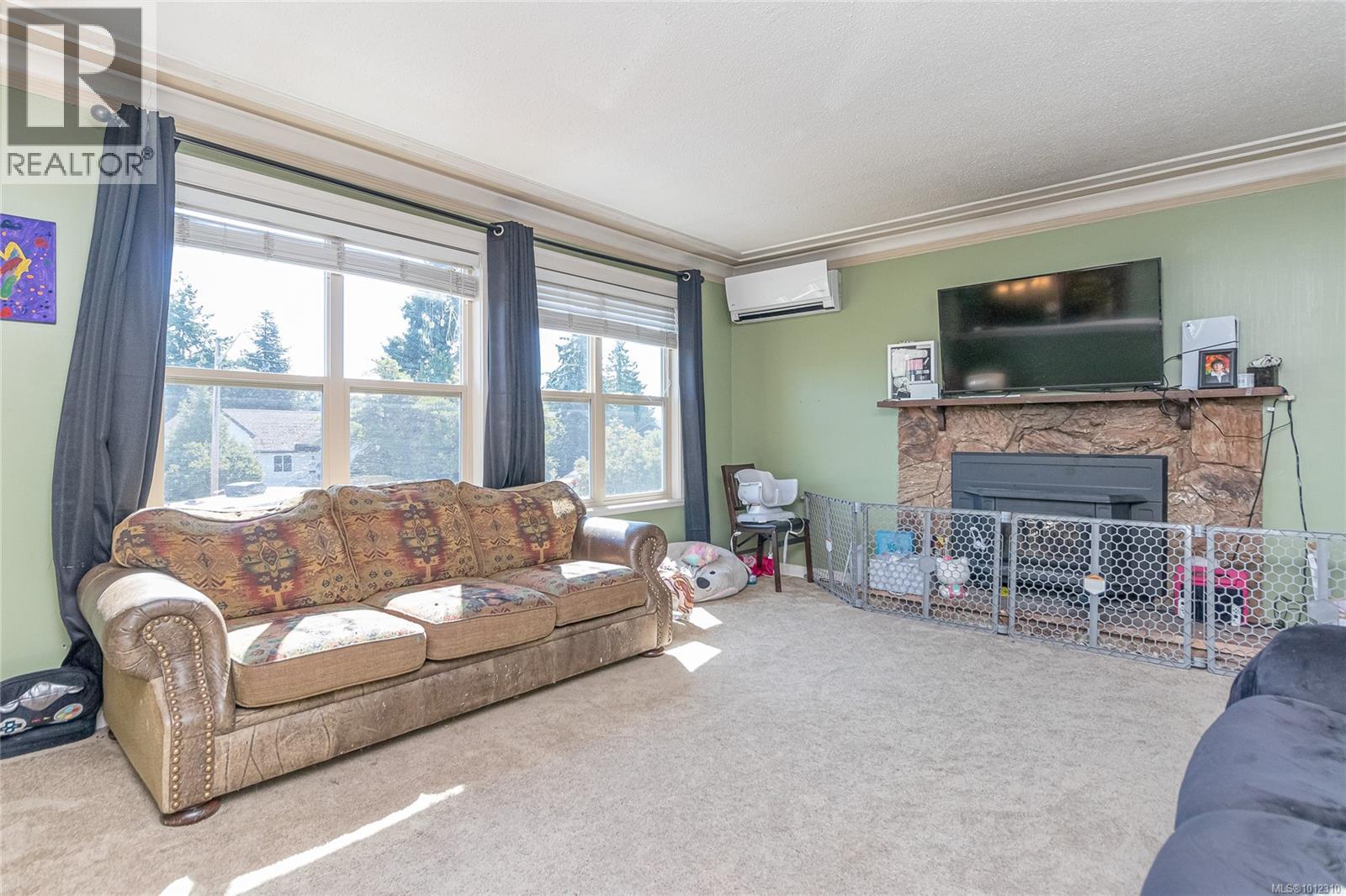 Photo 4 of 435 Watfield Ave, Nanaimo BC