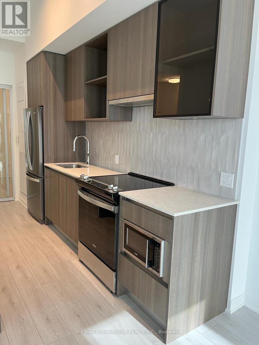 Photo 14 of 225 405 Dundas Street W, Oakville ON