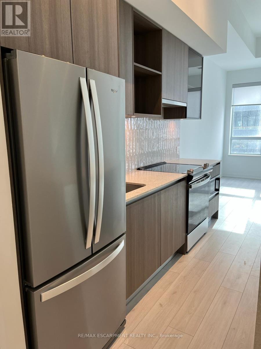 Photo 17 of 225 405 Dundas Street W, Oakville ON
