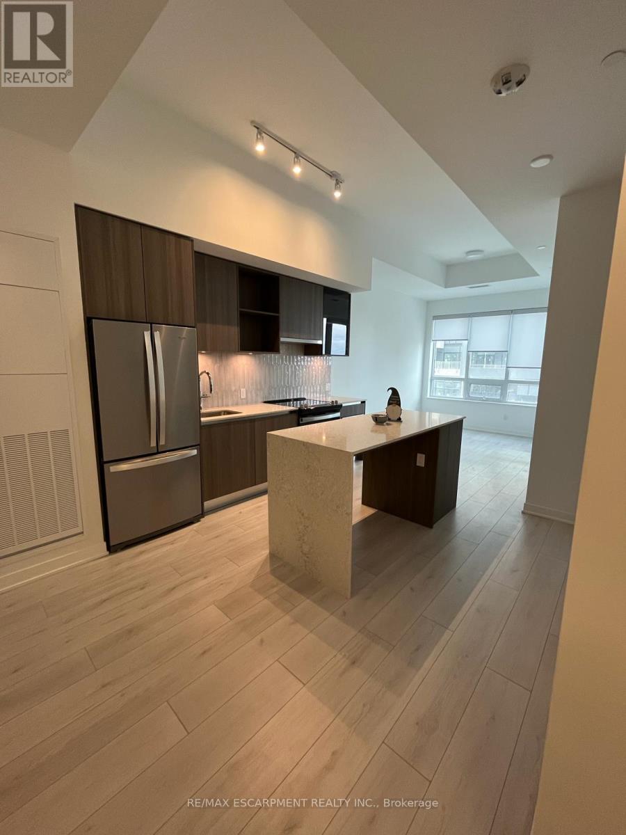 Photo 8 of 225 405 Dundas Street W, Oakville ON