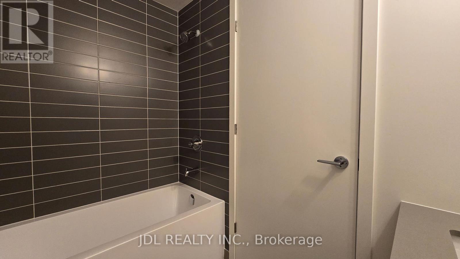 Photo 8 of 1004 3079 Trafalgar Road, Oakville ON