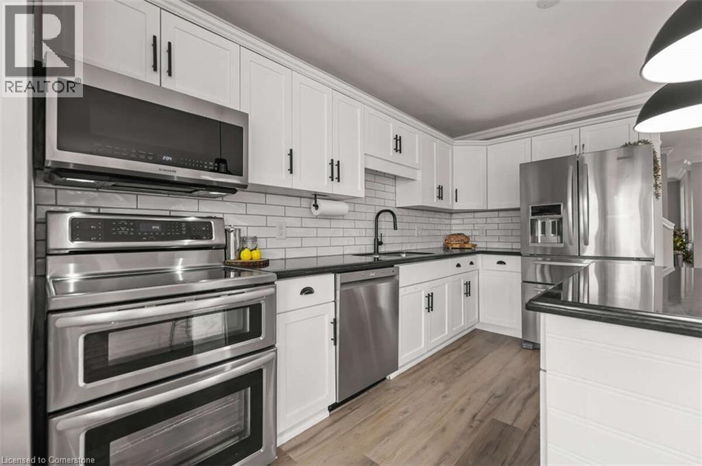 Photo 37 of 128 Marcy Crescent, Cambridge ON