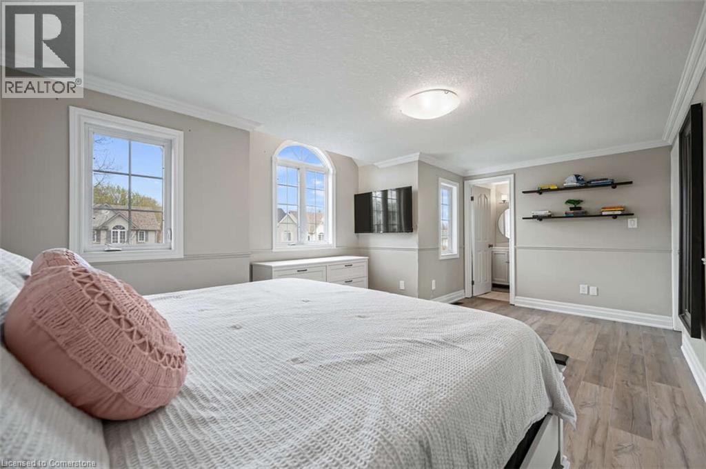 Photo 31 of 128 Marcy Crescent, Cambridge ON