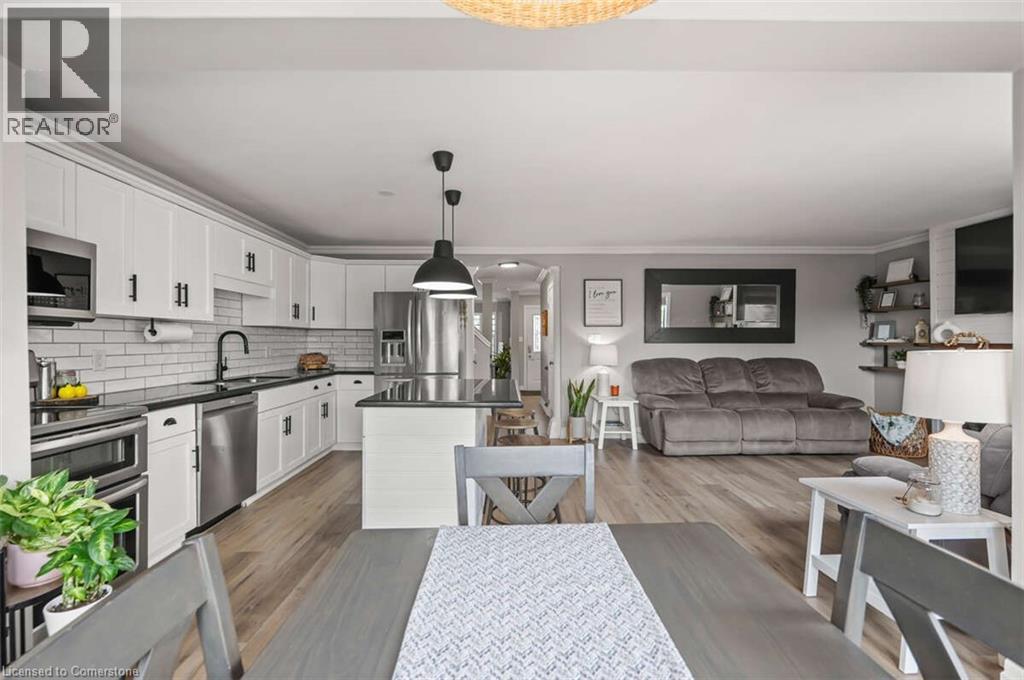 Photo 16 of 128 Marcy Crescent, Cambridge ON