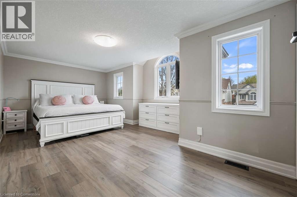 Photo 19 of 128 Marcy Crescent, Cambridge ON