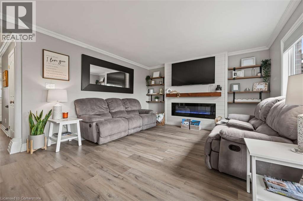 Photo 2 of 128 Marcy Crescent, Cambridge ON