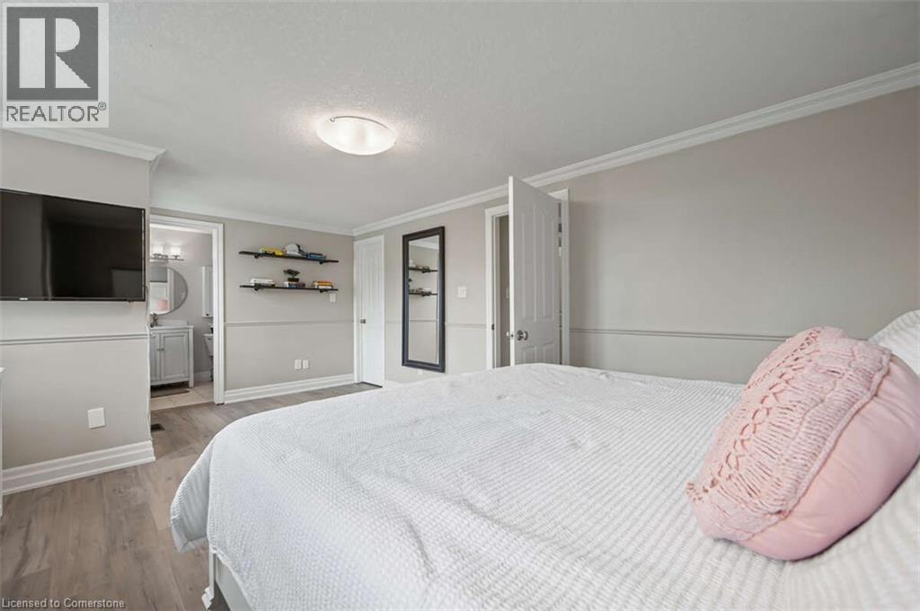 Photo 44 of 128 Marcy Crescent, Cambridge ON