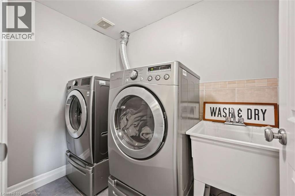 Photo 27 of 128 Marcy Crescent, Cambridge ON