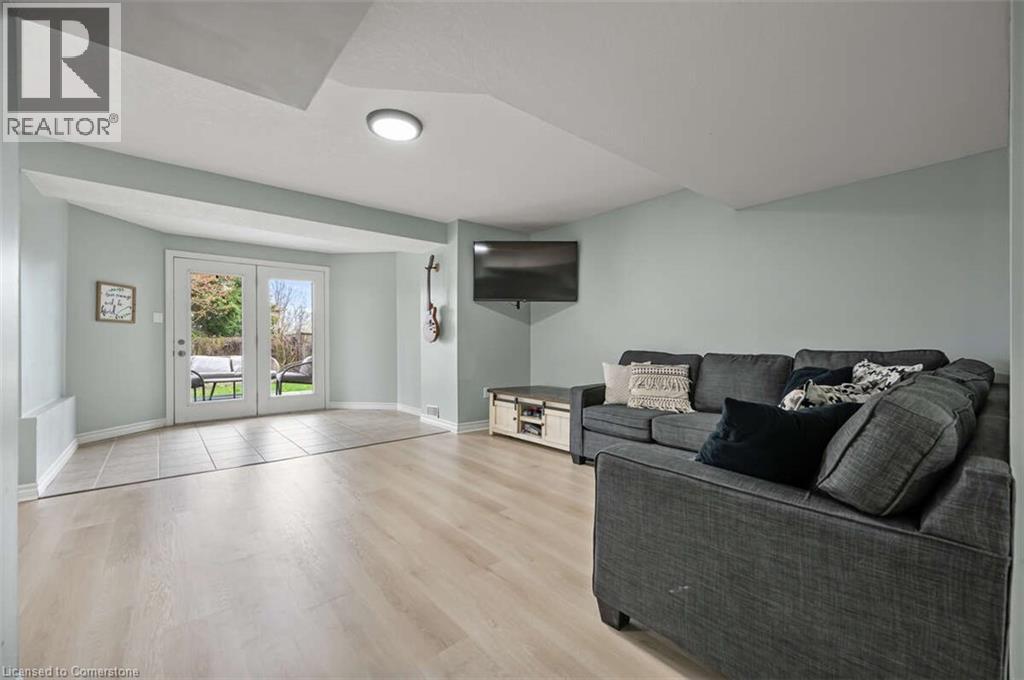 Photo 10 of 128 Marcy Crescent, Cambridge ON