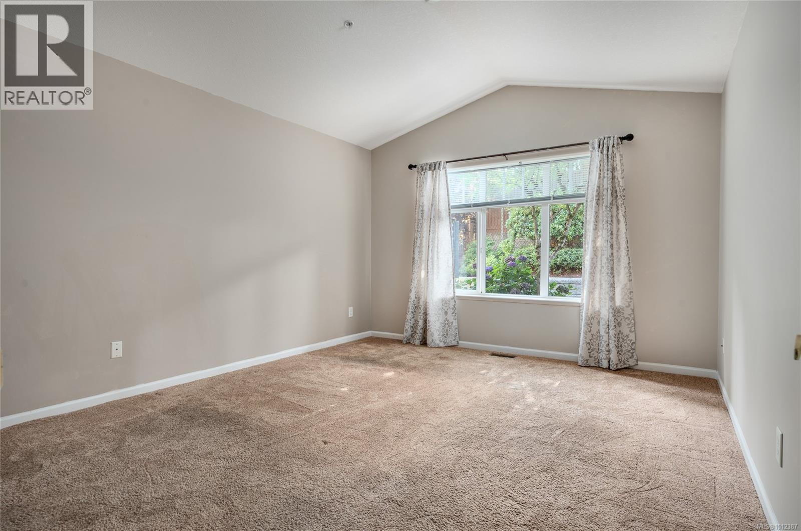 Photo 9 of 6128 Bellflower Way, Nanaimo BC