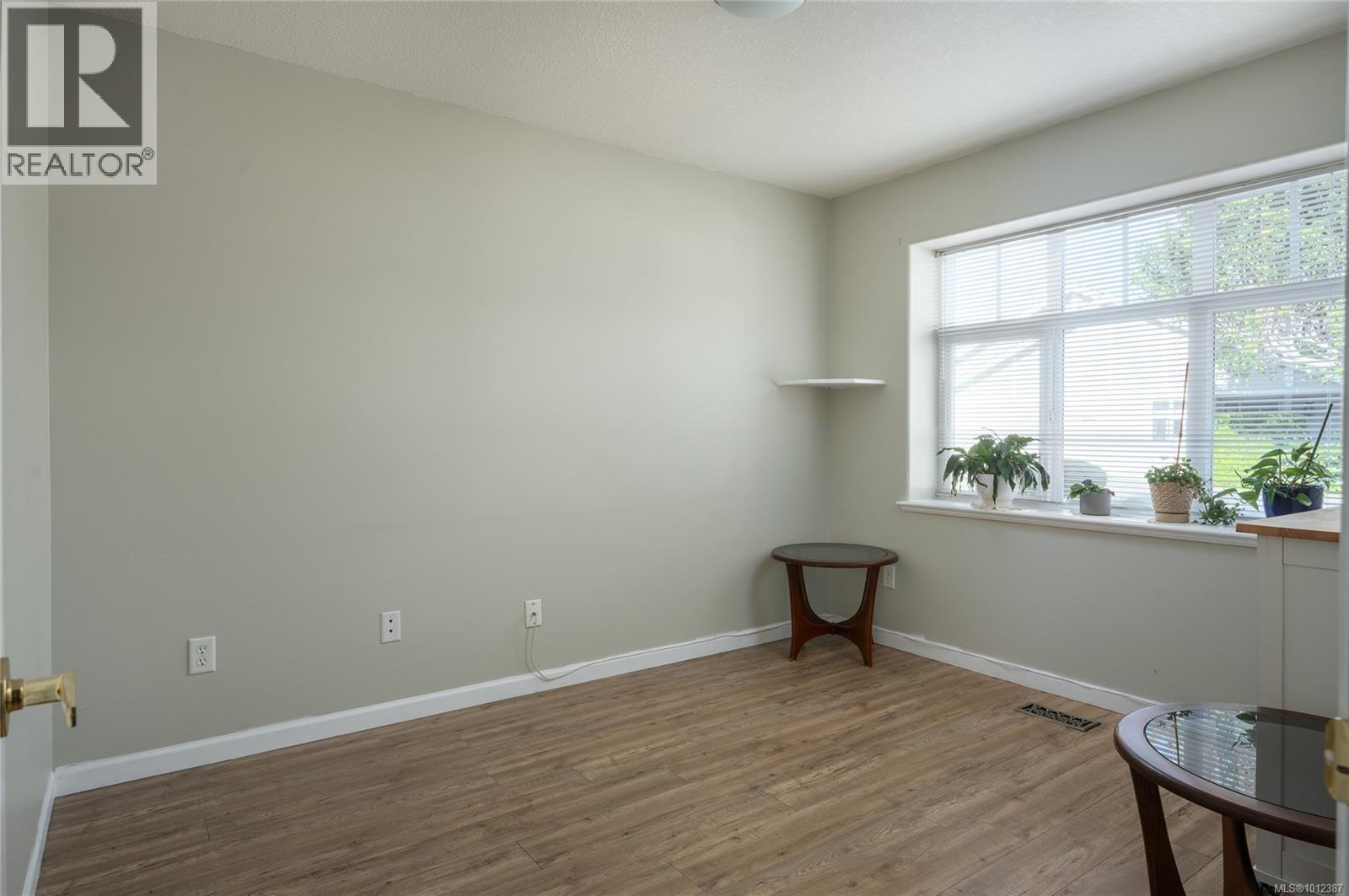 Photo 11 of 6128 Bellflower Way, Nanaimo BC