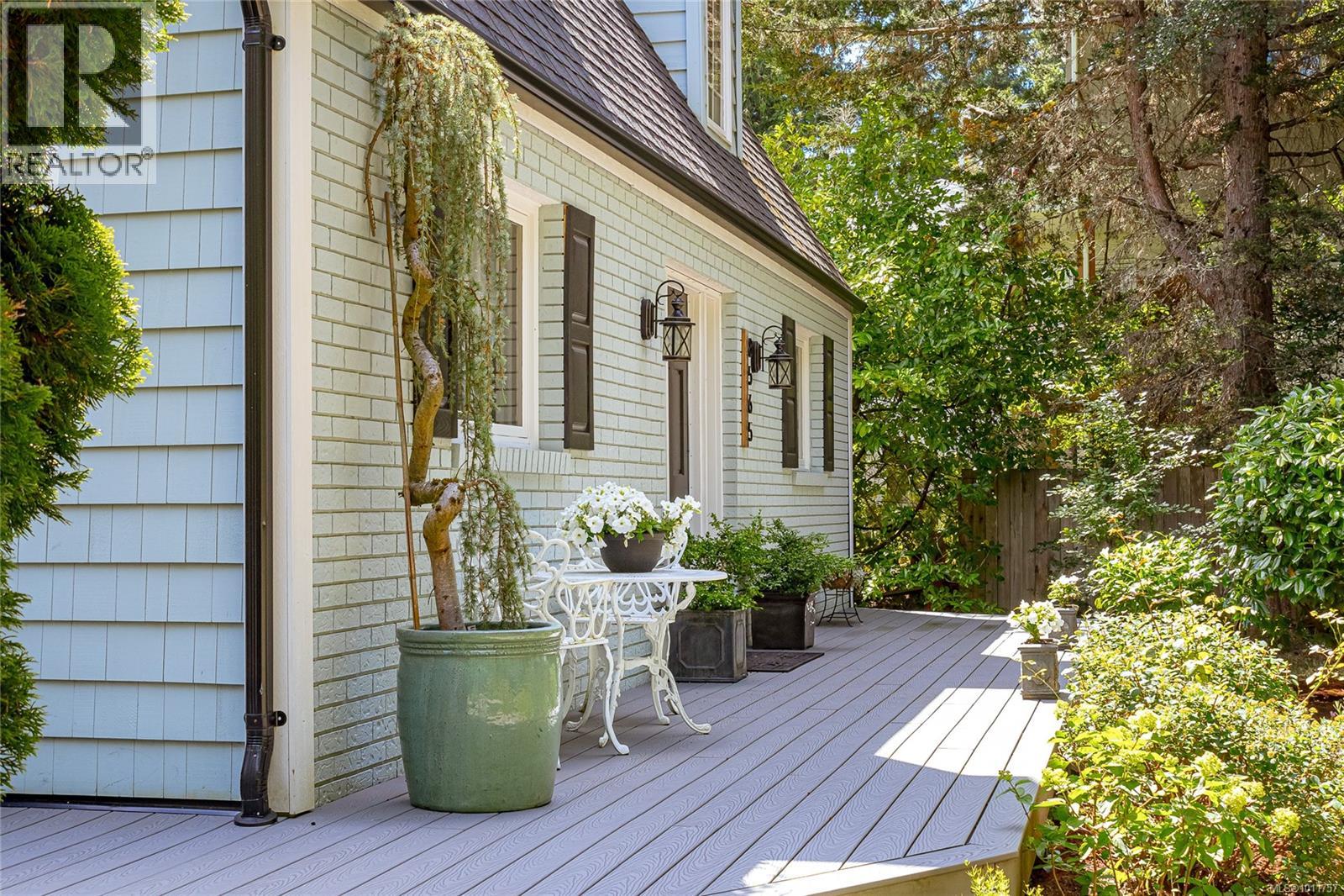  8565 Bourne Terrace, North Saanich